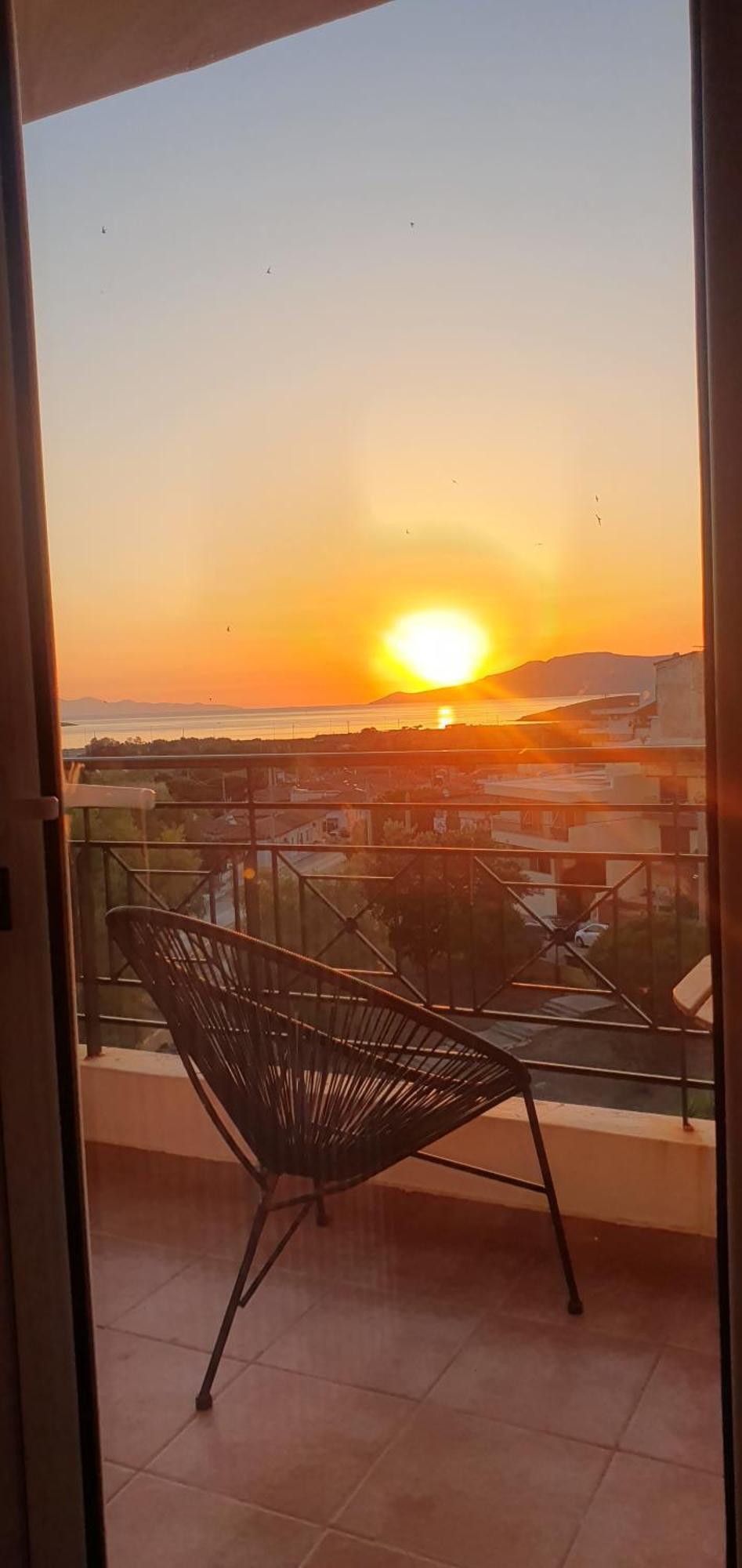 Sea & Mountain Apartment Close To Port And City Lavrion Luaran gambar